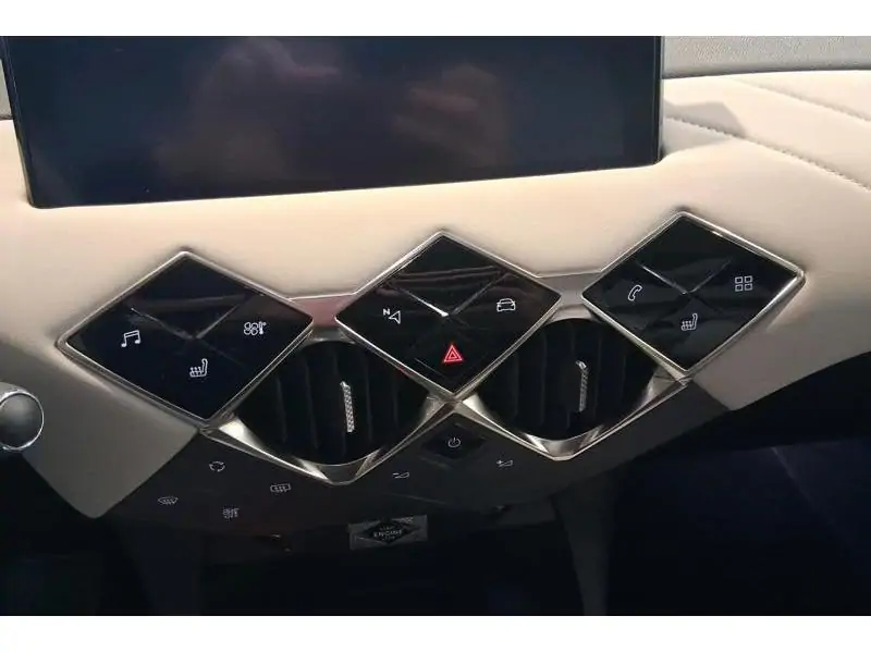 Occasion DS Automobiles DS 3 Crossback 3 Crossback Rivoli WHITE 15