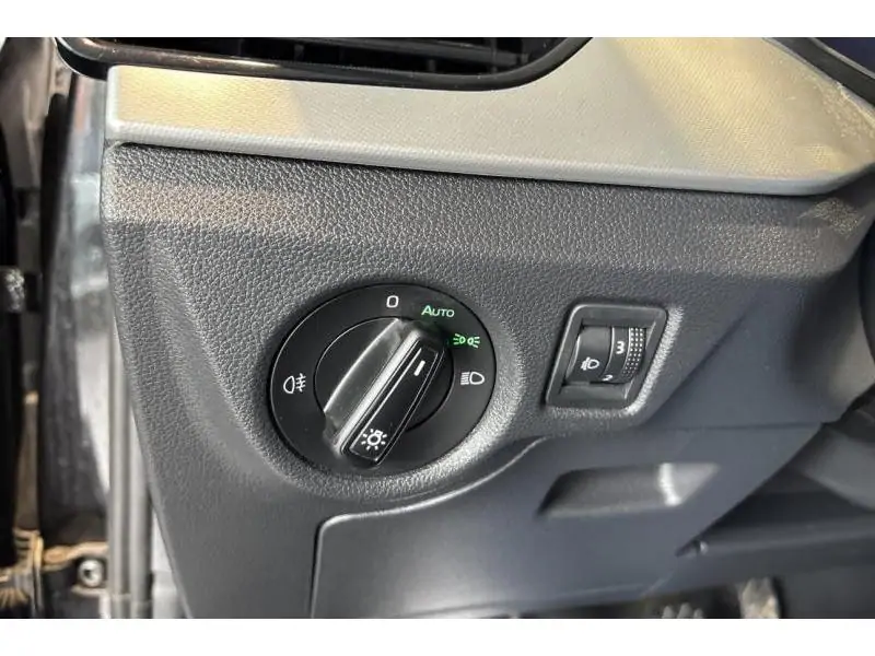 Occasion Skoda Kamiq Berline MANUAL BLACK 21