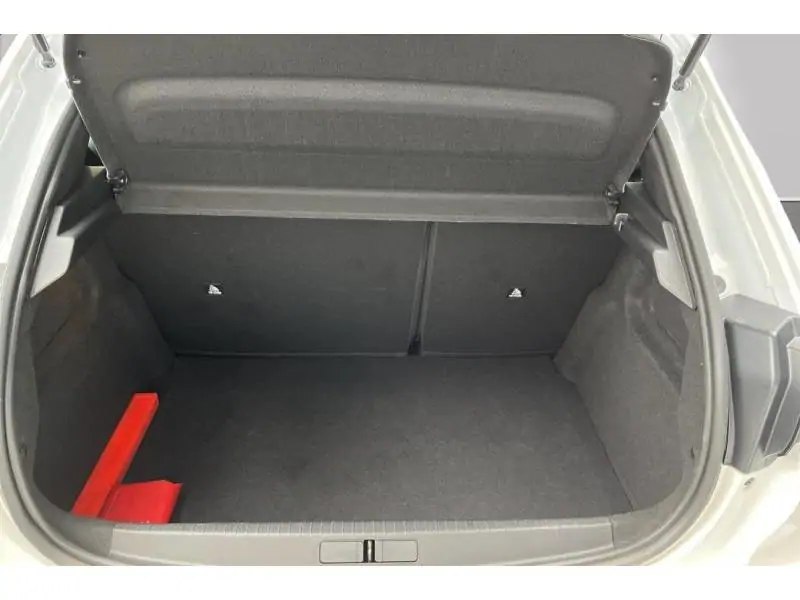 VEHICLE__CONDITION_SERVICE Peugeot 208 ALLURE WHITE 19
