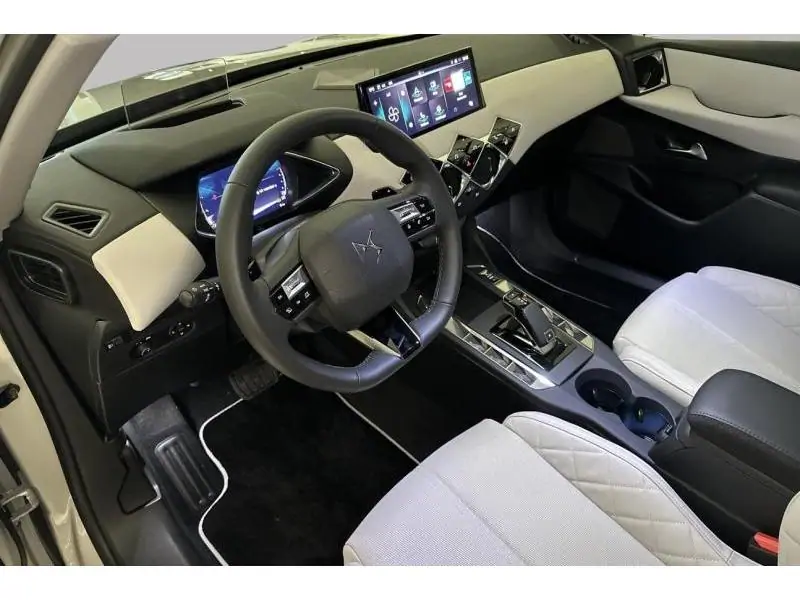 VEHICLE__CONDITION_SERVICE DS Automobiles DS 3 ESPRIT DE VOYAGE 130 GREY 9
