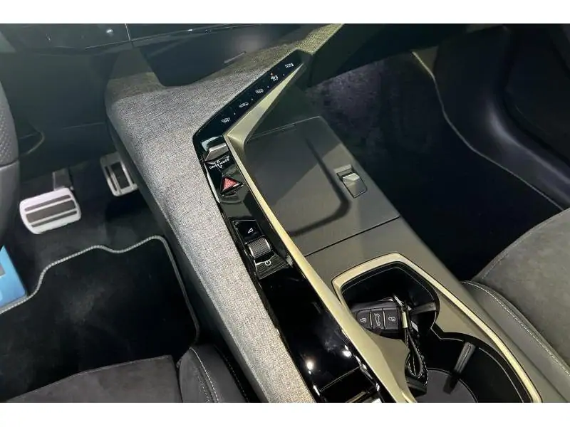 Occasion Peugeot 5008 III & e- GT GREY 16