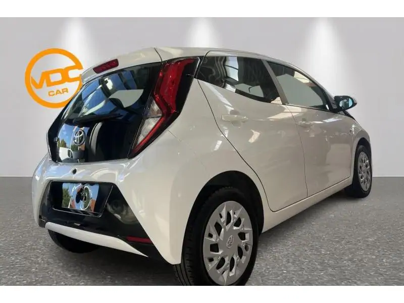Occasion Toyota Aygo Berline MANUAL WHITE 3