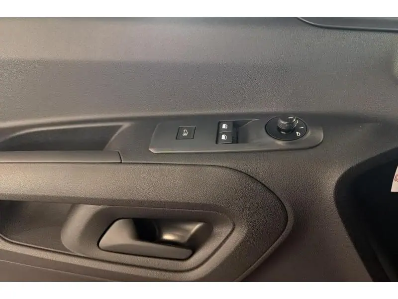 VEHICLE__CONDITION_SERVICE Opel Combo CARGO L1H1 LIGHT WHITE 17