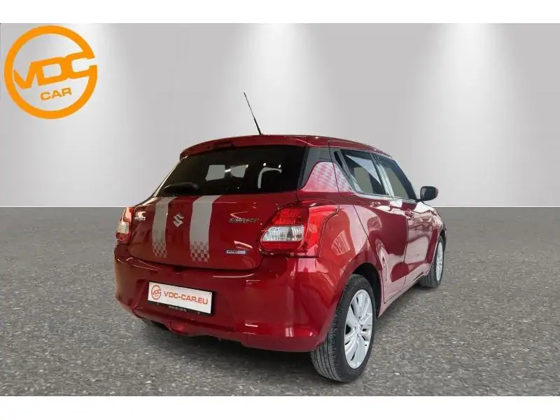 Occasie Suzuki Swift Berline MANUAL RED 3