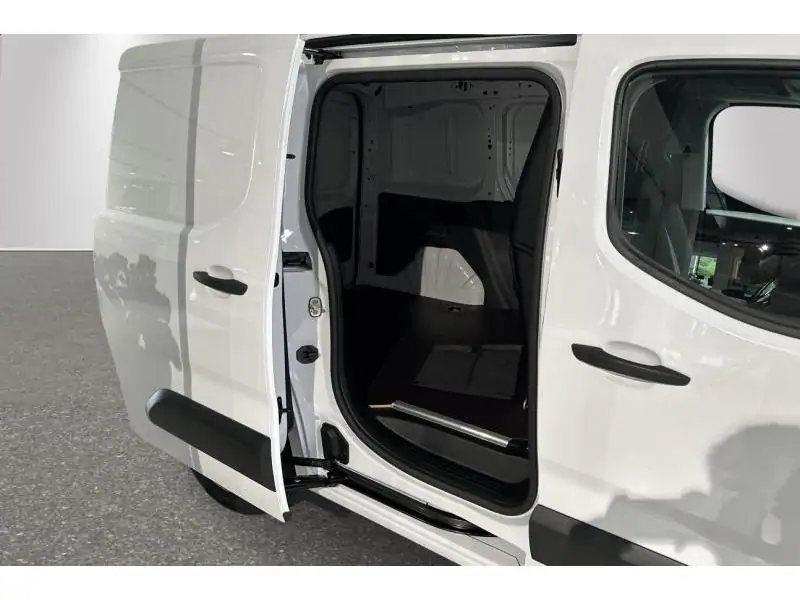 VEHICLE__CONDITION_SERVICE Peugeot Partner Standard Light 1.2 Turbo 110 Man.6 WHITE 18