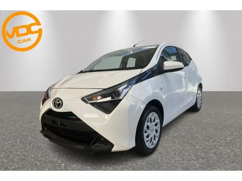 Occasion Toyota Aygo Berline MANUAL WHITE 1