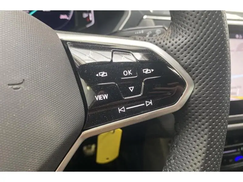 Occasion Volkswagen Tiguan R-Line - VIRTUAL COCKPIT - PDC WHITE 24