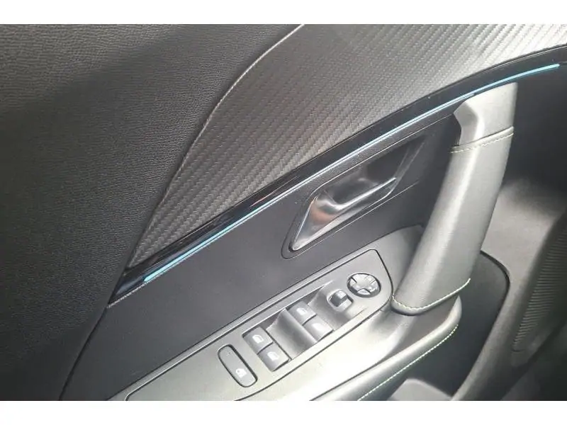 Occasion Peugeot 2008 e- GT BLACK 17