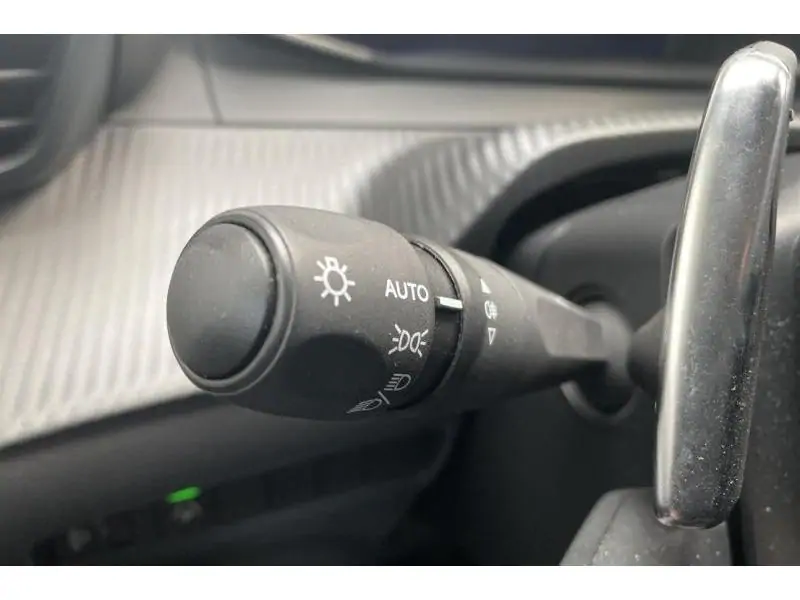 Occasion Peugeot 208 Allure HYBRID BLACK 23