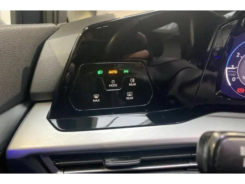 Occasie Volkswagen Golf VIII Life 1.0 eTSI DSG BLUE 23