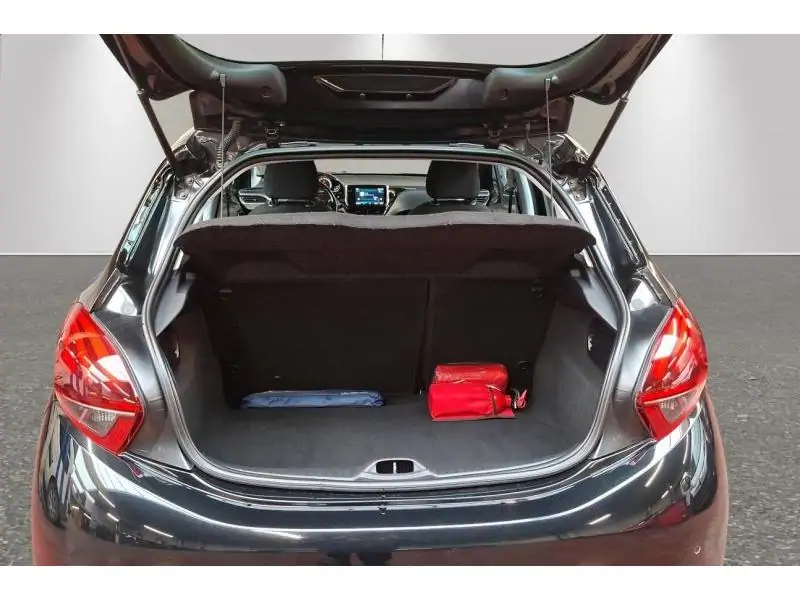 Occasion Peugeot 208 Allure Gps camera 110pk trekhaak BLACK 19