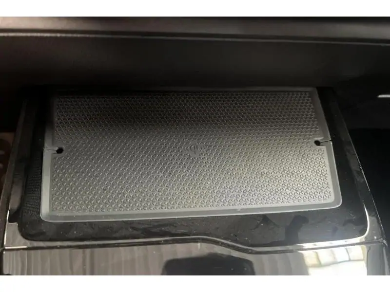 VEHICLE__CONDITION_SERVICE MG MG4 LUXURY TROPHY Extended Range 77 KWH RED 28