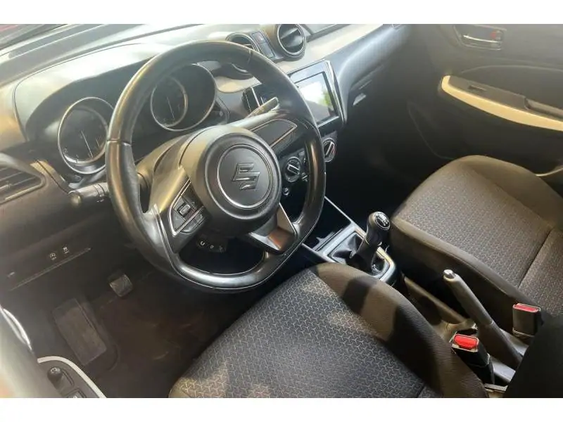 Occasion Suzuki Swift Berline MANUAL RED 9