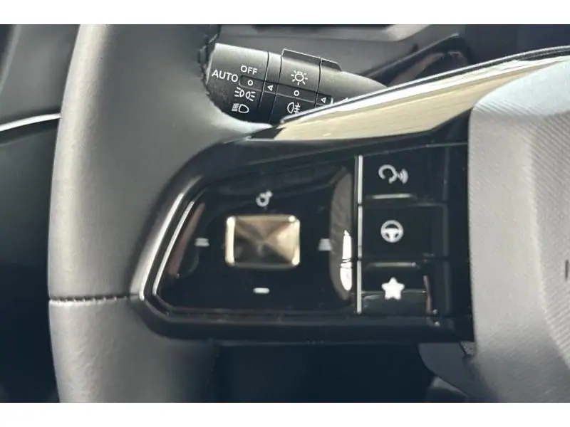Démo MG MG3 LUXURY HYBRID+ YELLOW 28