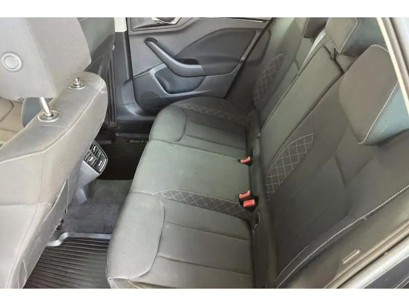 Occasion Skoda Kamiq Berline MANUAL BLACK 18