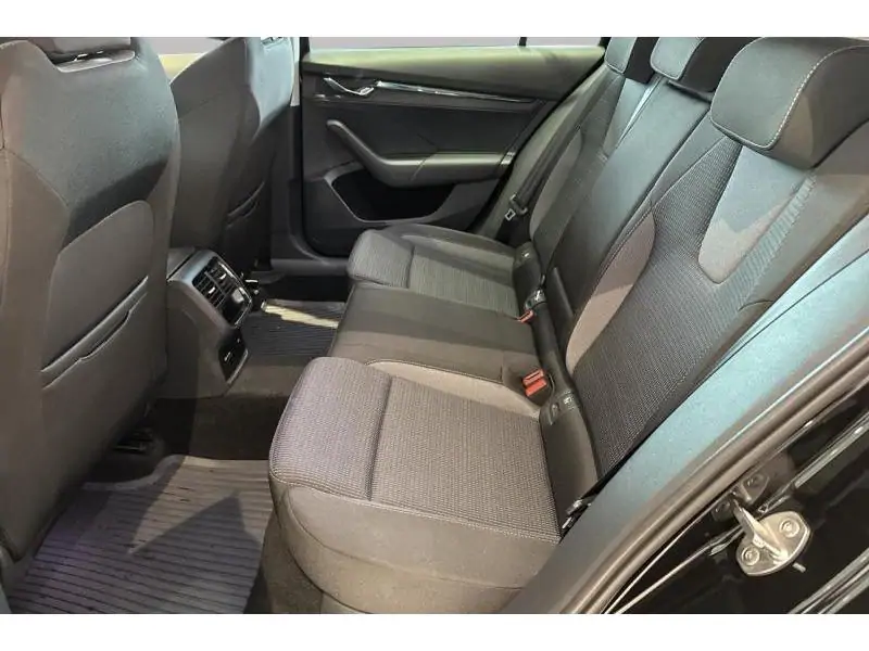 Occasion Skoda Octavia COMBI First Edition - 1.5 e-TSI DSG BLACK 18