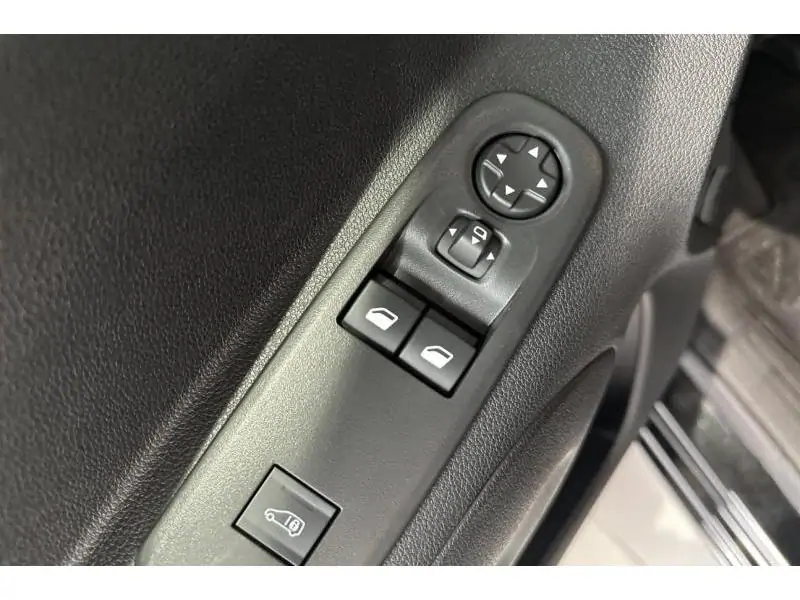 VEHICLE__CONDITION_SERVICE Peugeot Partner Standard Heavy 50 KWh BLACK 17