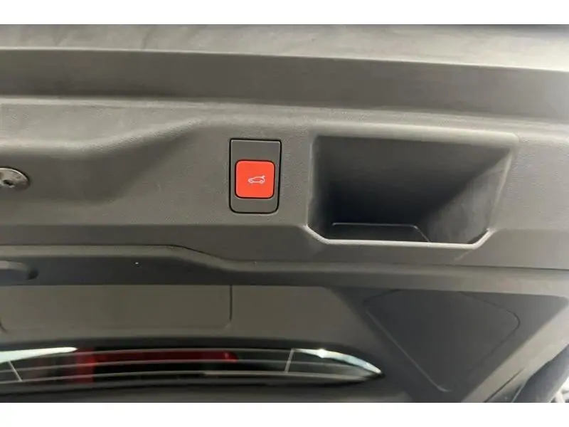 VEHICLE__CONDITION_SERVICE Peugeot 5008 III & e- GT open dak GREY 21