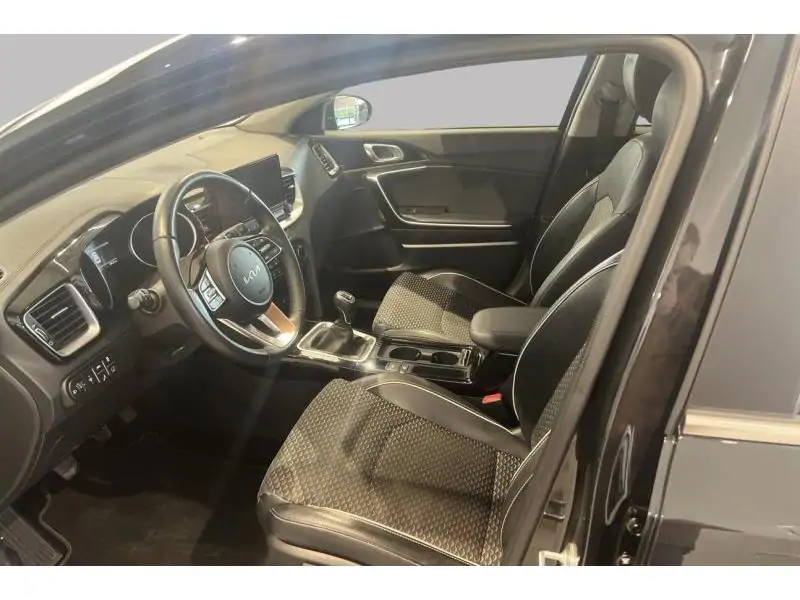 Occasie Kia XCeed pulse BLACK 10