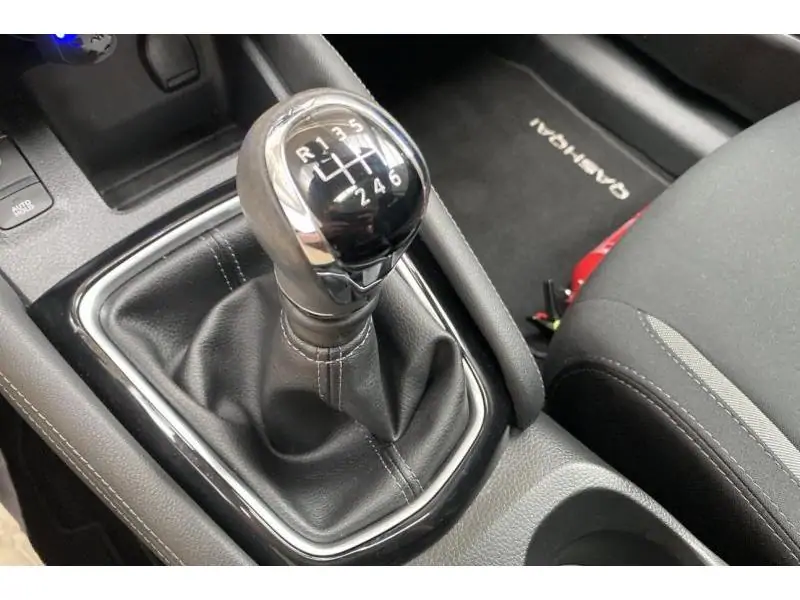 Occasion Nissan Qashqai SUV MANUAL RED 16