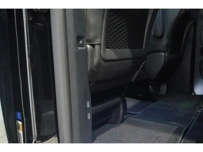 VEHICLE__CONDITION_SERVICE Peugeot Traveller LONG Business VIP Full Option BLACK 23