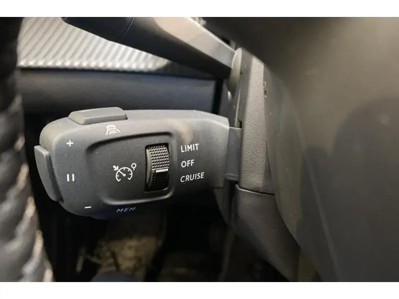 VEHICLE__CONDITION_SERVICE Peugeot 2008 ALLURE WHITE 25