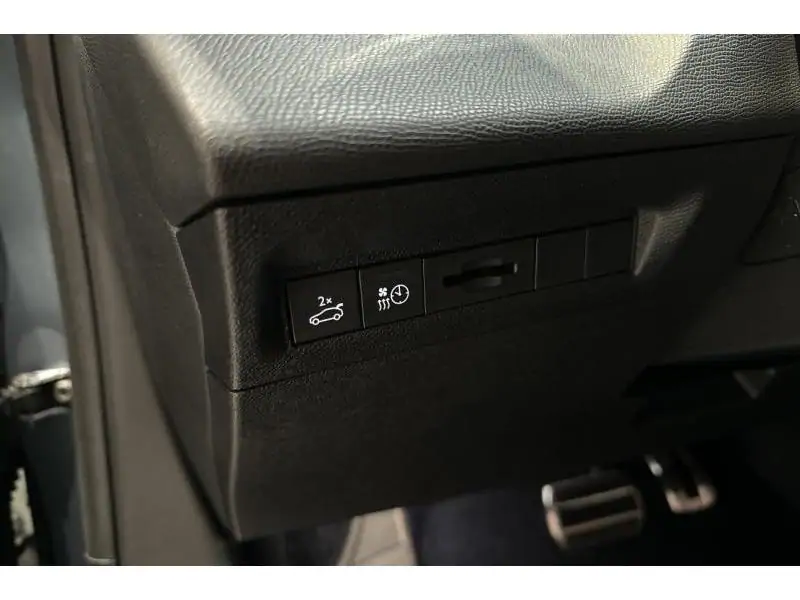 VEHICLE__CONDITION_SERVICE Peugeot 308 SW E - GT 156 BLUE 24