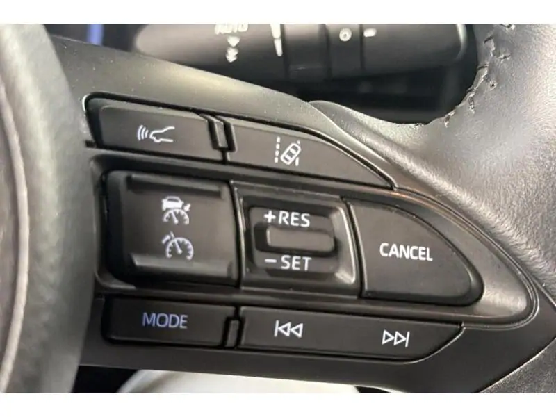 Occasion Toyota Yaris Cross Cross HYBRID RED 25