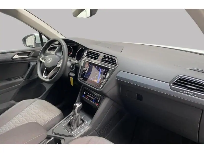 Occasion Volkswagen Tiguan Life* GPS Détecteurs arr. Jantes Alu WHITE 2