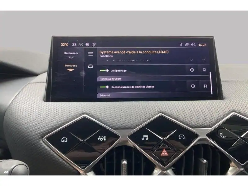 Occasion DS Automobiles DS 3 Crossback Bastille WHITE 32