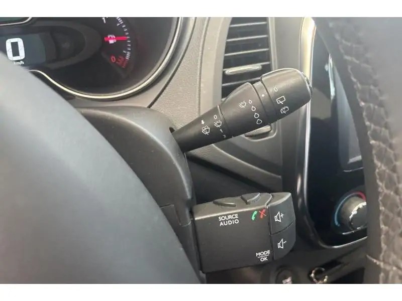 Occasion Renault Captur Berline 0.9 MANUAL GREY 27