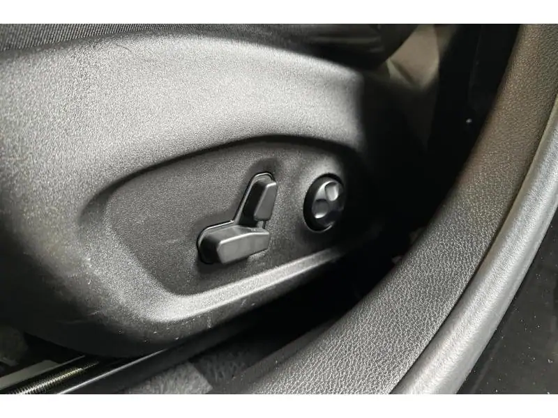 VEHICLE__CONDITION_SERVICE Jeep Compass E-Hybrid  Altitude Full Option BLACK 24