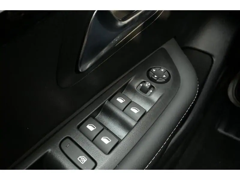 VEHICLE__CONDITION_SERVICE Peugeot 208 ALLURE*Dispo 04/2026 YELLOW 17