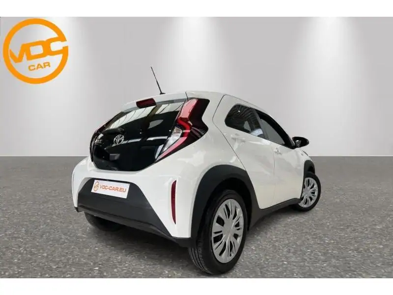 Occasion Toyota Aygo X Play WHITE 3