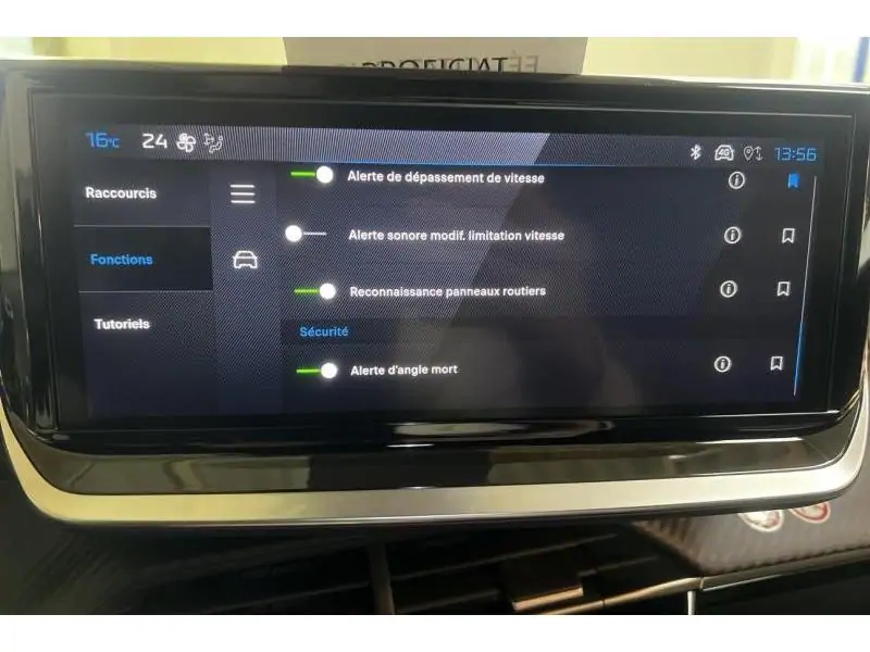 VEHICLE__CONDITION_SERVICE Peugeot 2008 ALLURE RED 27