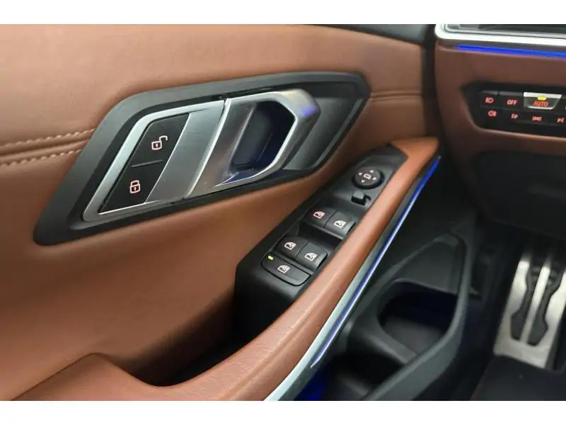 Occasion BMW Serie 3 318 Berline 2.0 AUTO BLACK 17