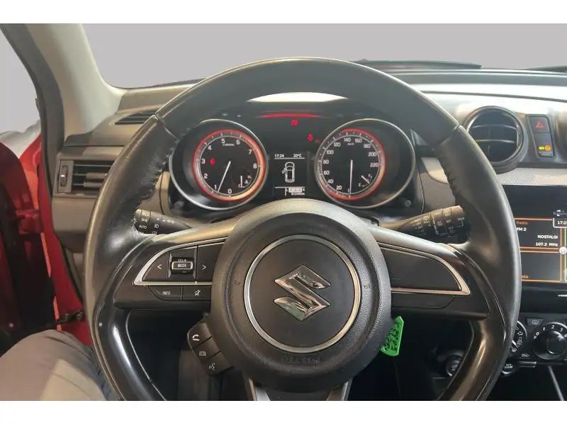 Occasie Suzuki Swift Berline MANUAL RED 12