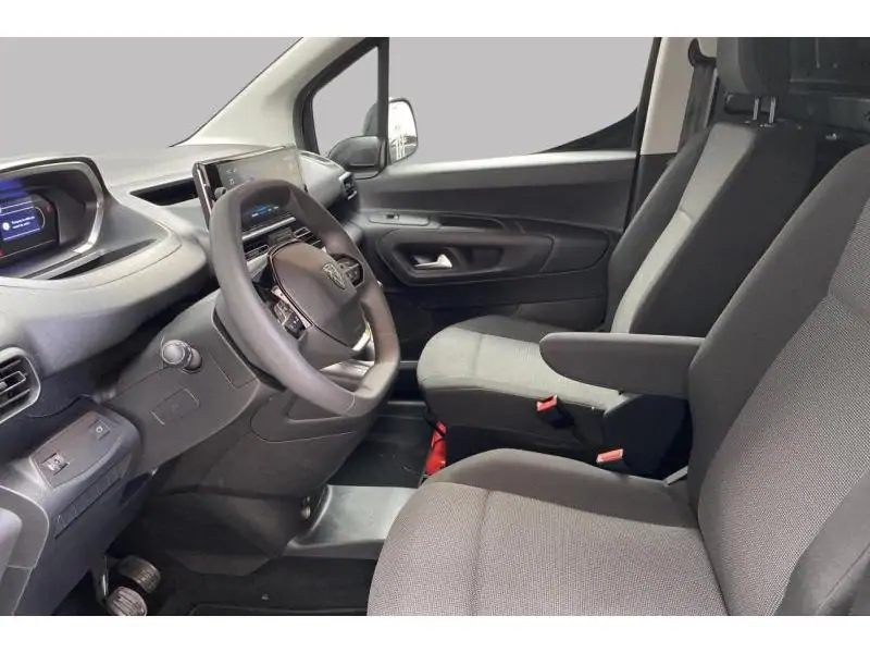 Démo Peugeot Partner ST LIGHT BLACK 10