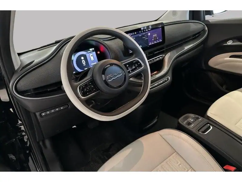 VEHICLE__CONDITION_SERVICE Fiat 500e CABRIO LA PRIMA BLACK 9