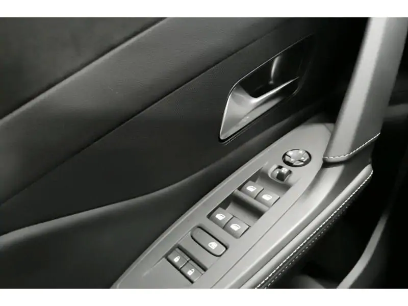 VEHICLE__CONDITION_SERVICE Peugeot 308 SW GT Hybr 145pk BLACK 17
