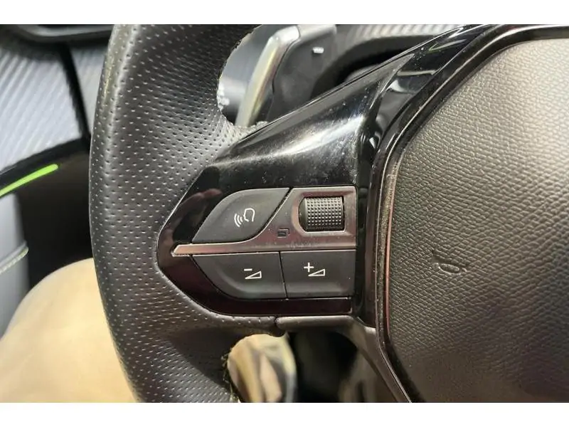 Occasion Peugeot 2008 gt WHITE 22