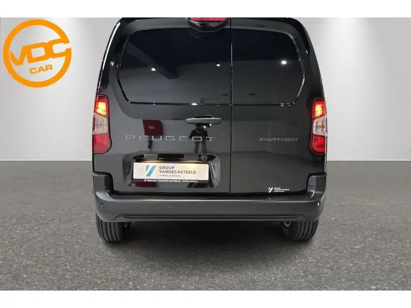 VEHICLE__CONDITION_SERVICE Peugeot Partner Standard Light 1.2 Turbo 110 Man.6 BLACK 7