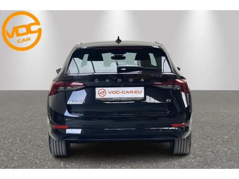 Occasie Skoda Octavia Ambition BLACK 7