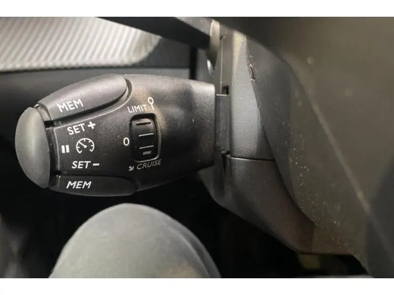 VEHICLE__CONDITION_SERVICE Peugeot 208 ALLURE WHITE 24