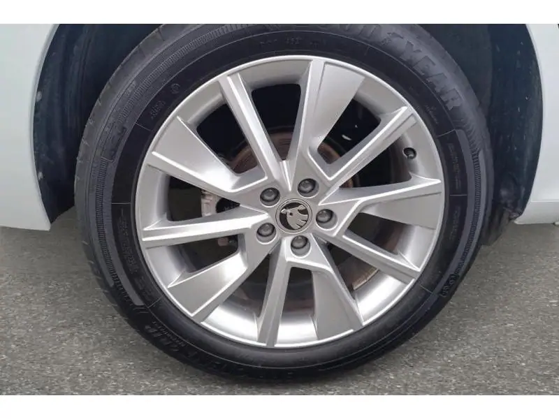 Occasion Skoda Kamiq SUV 1.0 essence AUTO WHITE 20
