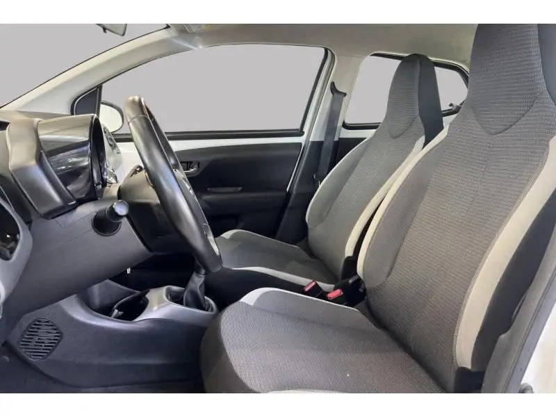 Occasion Toyota Aygo Berline MANUAL WHITE 10