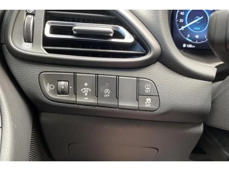 Occasion Hyundai i30 Berline 1.5 T-GDi AUTO GREY 25