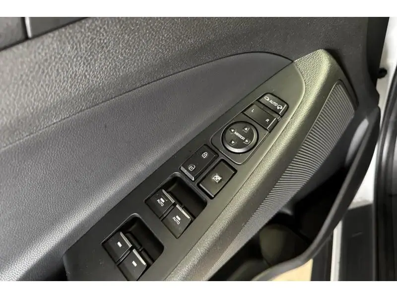 Occasion Hyundai Tucson SUV MANUAL WHITE 17