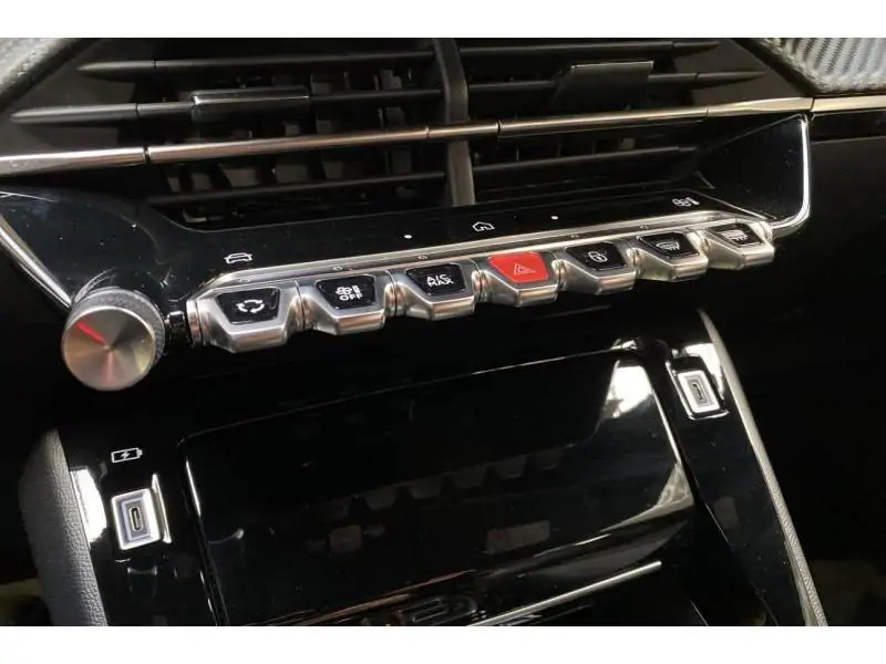 Occasion Peugeot 2008 Allure HYBRID 145 BLACK 32