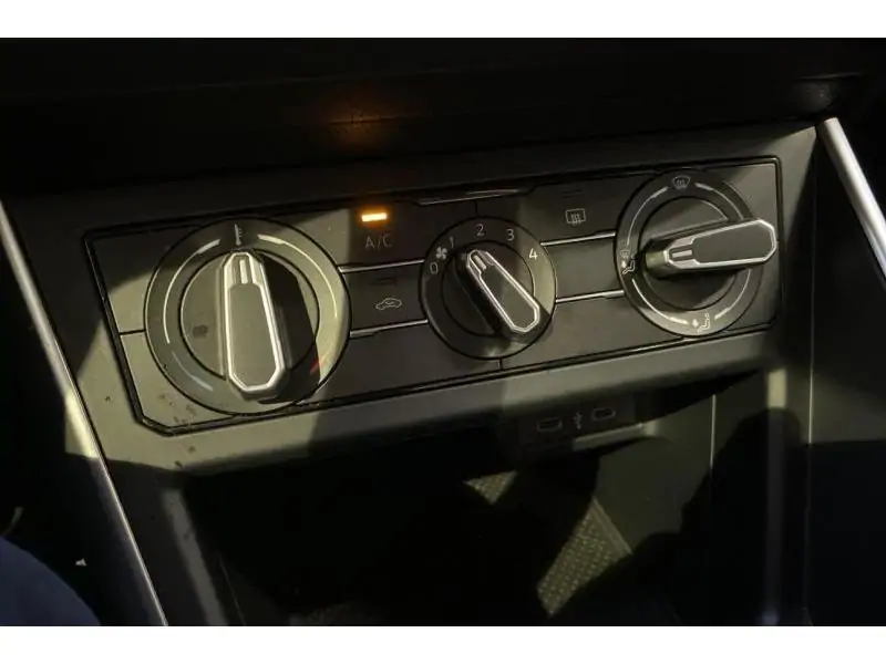 Occasion Volkswagen Polo VI Life GREY 15